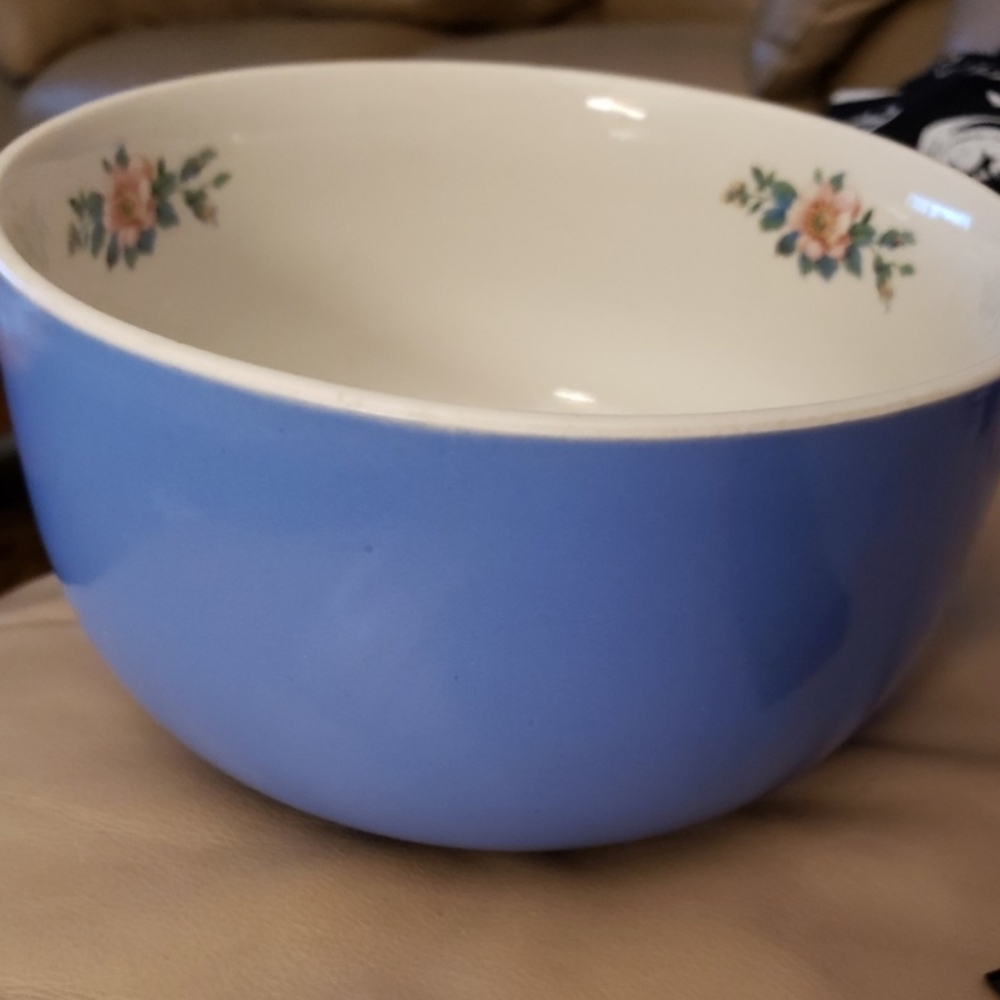 Hall's Kitchenware Blue 7" Bowl Rose Parade Vintage Serving Or Mixing Bowl 7.5"
